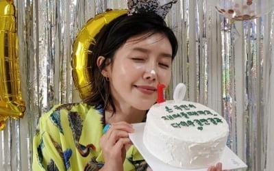 채정안, 생크림 코에 묻히고 입술 삐죽 "10만 유튜버 됐어요!" [TEN★]