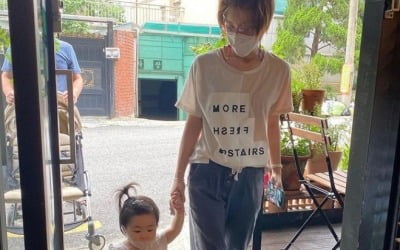 '치과의사♥' 이윤지, 둘째 딸과 행복한 일상…언제 이렇게 컸대 [TEN★]