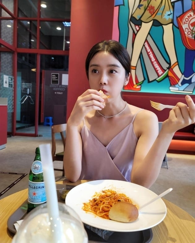 '신민철♥' 원더걸스 혜림, 이렇게 먹어도 말랐네…탄산수가 비결? [TEN★]