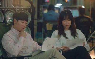 서현진X김동욱, 장난기 폭발…찰떡 호흡 기대 ('너는 나의 봄')