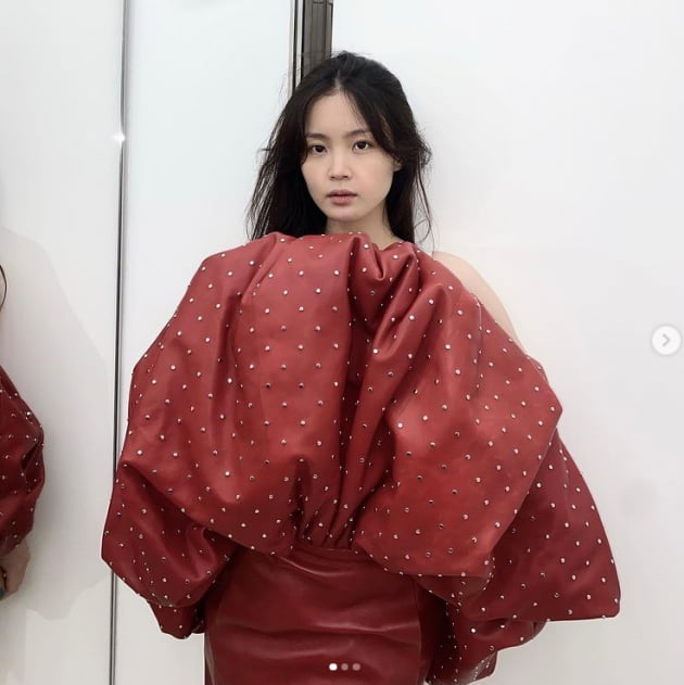 이하이, 곱창 머리끈 원피스도 소화하는 패셔니스타[TEN★]