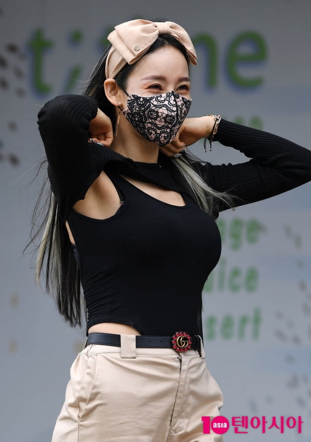 [TEN 포토] 지원이 '등장부터 탄력몸매 과시'