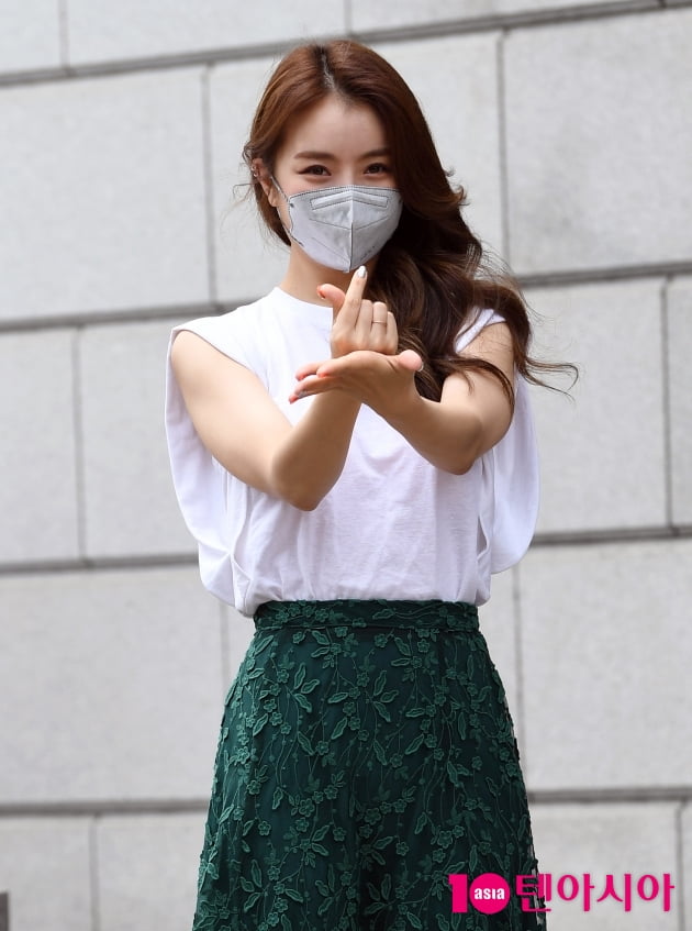 [TEN 포토] 설하윤 '맛있는 하트 드세요'