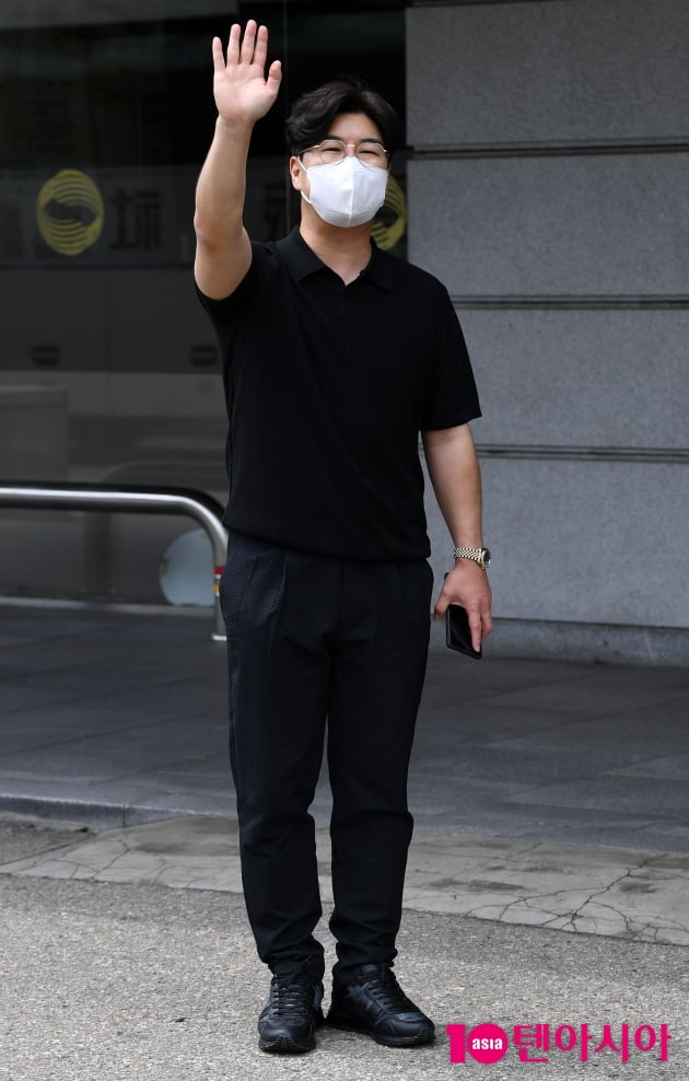 [TEN 포토] 박구윤 '시크한 올블랙'