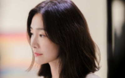 박효주, 깊은 아픔 간직한 눈빛…과거 사연은? ('라켓소년단')