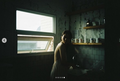 이솜, 끈 하나로 지탱하는 치명적인 뒤태[TEN★]