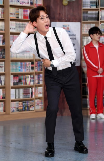 [TEN 포토]김환 '과연 정답은....'