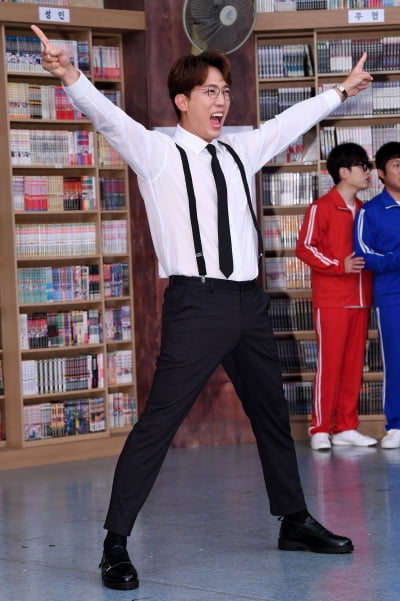 [TEN 포토]김환 '유쾌한 포즈로 마무리'