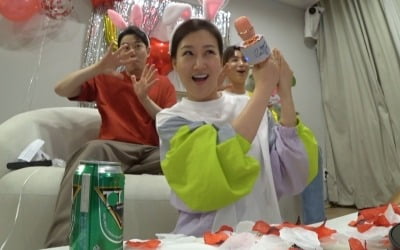 '해방타운' 장윤정, "어떤 남자와 결혼해야 하냐" 질문에 경험담 술술
