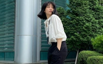 '류수영♥' 박하선, 방송국 앞마당에서 커버모델 포즈 '시크' [TEN★]