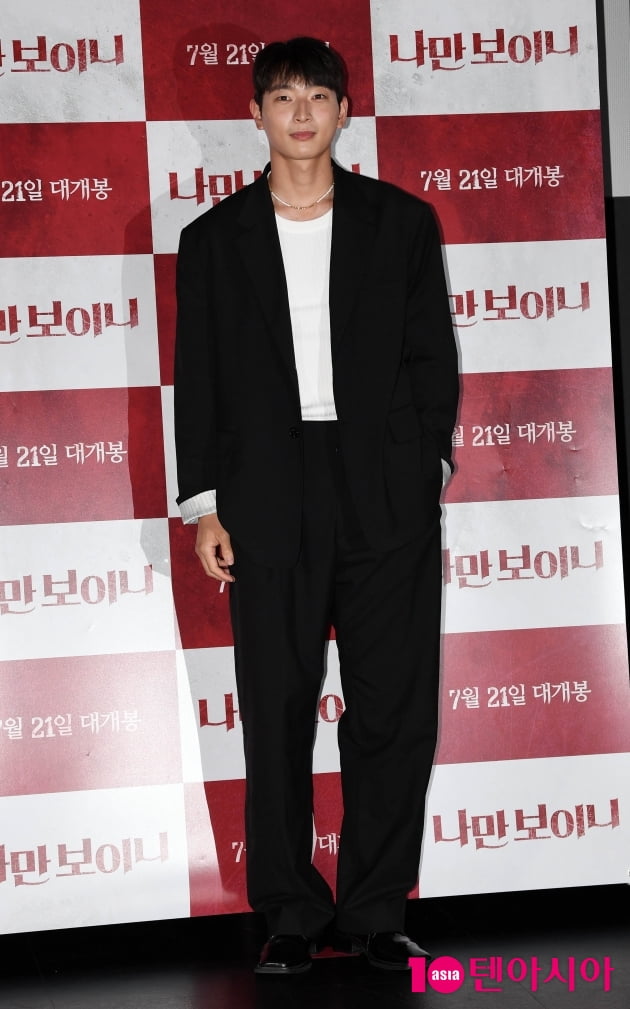 [TEN 포토] 정진운 '각잡힌 포즈'
