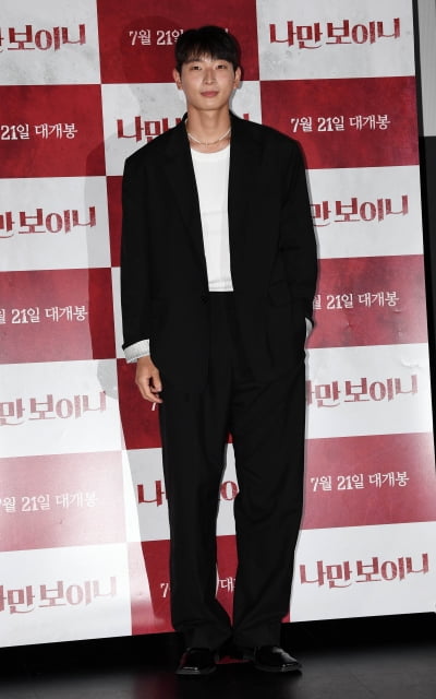 [TEN 포토] 정진운 '각잡힌 포즈'