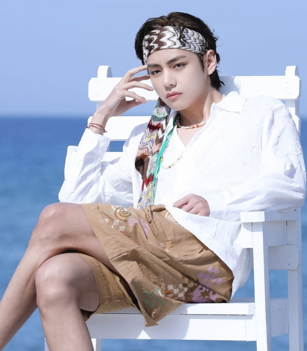 방탄소년단 뷔, 같이 야경 보고 싶은 남자 아이돌 1위 선정