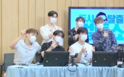 '해야해', 30대 2PM의 '어른 섹시'…'맥주잔 사건' 준호, "정말 놀랐다" ('컬투쇼')[종합]
