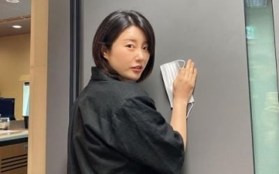 나비, 정신없는 육아에 헐레벌떡 출근길 "신발 짝짝이로 신었다" [TEN★]