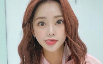 홍지윤, 애교에 사르르 녹겠네…귀여운 혀 빼꼼 [TEN★]