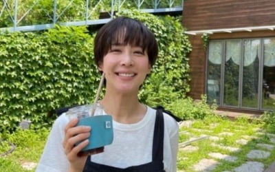 조여정, 숏컷병 유발하는 미모…눈웃음에 제대로 치이네 [TEN★]