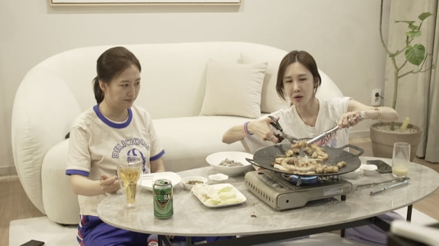'해방타운' 장윤정(왼쪽), 윤혜진/ 사진=JTBC 제공