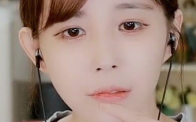 [서예진의 BJ통신] 김이브, 도박 의혹에 무너진 '아프리카 TV 3대 여신'