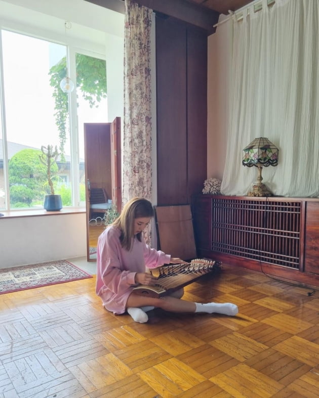 '44kg' 송가인, 가야금 줄에 부러질 듯한 가녀린 손가락 [TEN★]