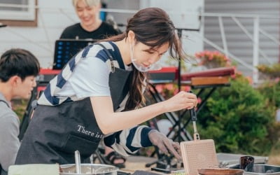 이지아, 바쁜 스케줄에도 신메뉴 개발…로제도 깜짝 ('바라던바다')