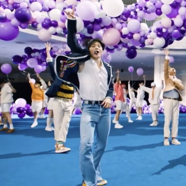 방탄소년단 지민, 'Baby J'와 '지민팰런'으로 활동?…美 '투나잇쇼'서 입담 폭발