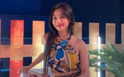 트와이스 지효 "JYP 입사 16주년, 원스 덕분에 더 빛난 시간" [TEN★]