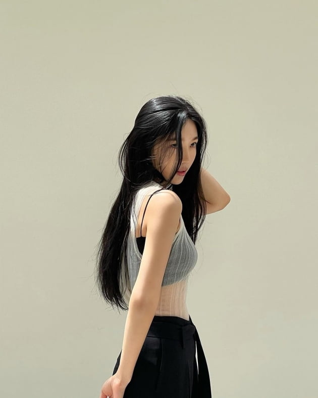 레드벨벳 조이, 전체 시스루 민소매로 속시원한 패션 [TEN★]