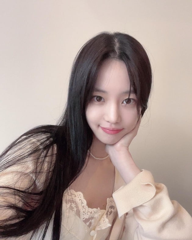 이유비, 핏줄이 보일 것 같은 백옥 피부…인형이야 사람이야 [TEN★]