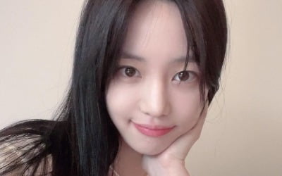 이유비, 핏줄이 보일 것 같은 백옥 피부…인형이야 사람이야 [TEN★]