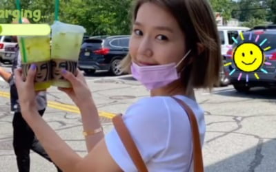 '뉴욕댁' 이진, G사 가방 들어도 '1+1 별다방 음료'에 행복 "하나는 공짜" [TEN★]