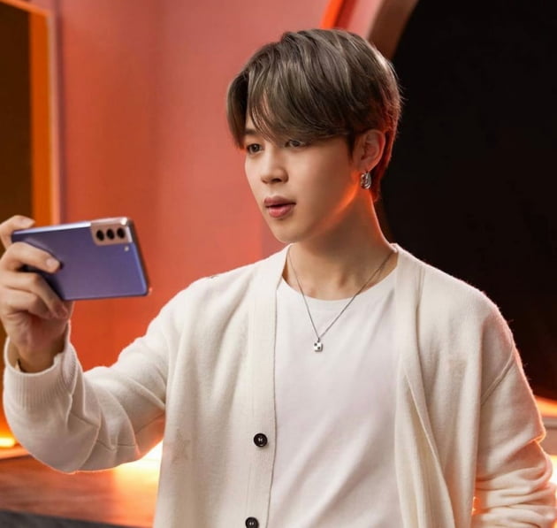 방탄소년단 지민, 핸드폰 화보에서도 드러난 댄디 섹시 
