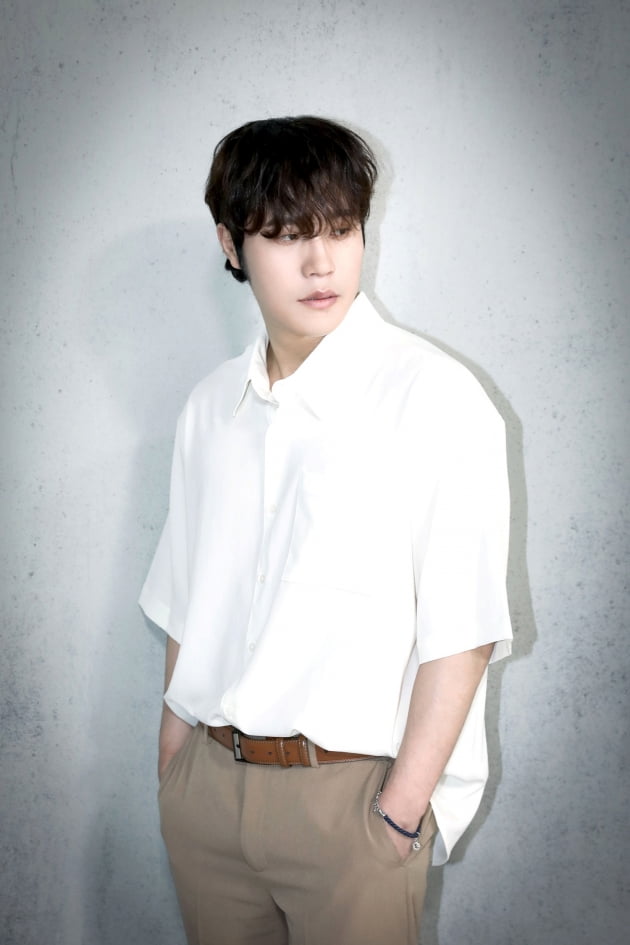 가수 이현 /사진 = 빅히트 뮤직 제공