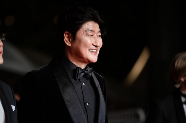 제74회 칸 국제영화제에 참여한 영화 '비상선언'의 주역들. / 사진제공=쇼박스