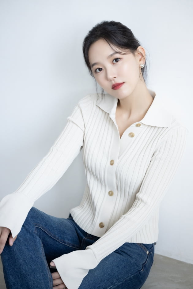 tvN 드라마 '간 떨어지는 동거'에서 화려한 비주얼에 반전 매력을 겸비한 전직 구미호 양혜선 역으로 열연한 배우 강한나. /사진제공=키이스트