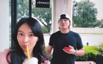 '5개월 만의 재회' 추신수♥하원미, 명품C사 매장 앞에서 포착 "데이트" [TEN★]