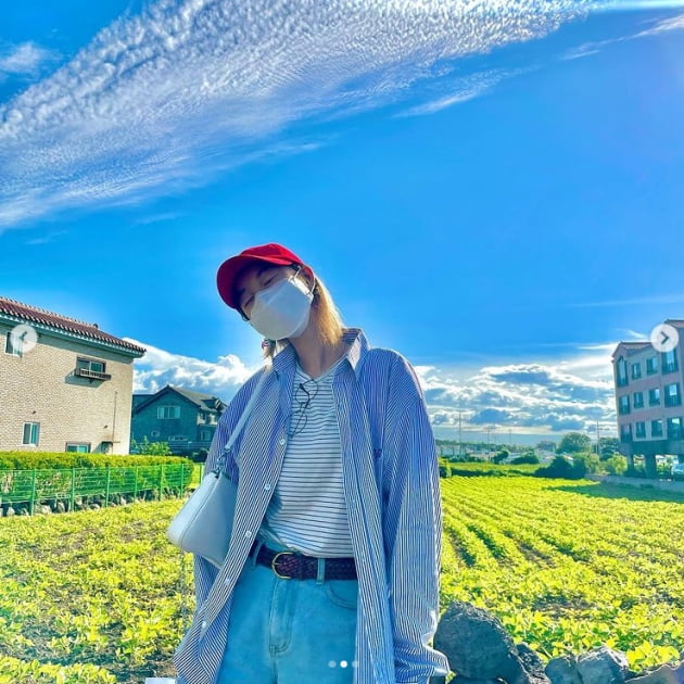 EXID 혜린, 청청패션도 완벽하게 소화[TEN★]