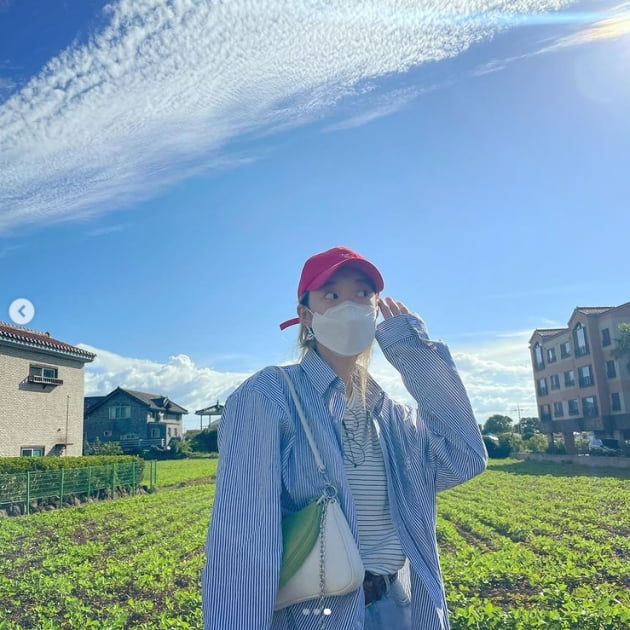 EXID 혜린, 청청패션도 완벽하게 소화[TEN★]