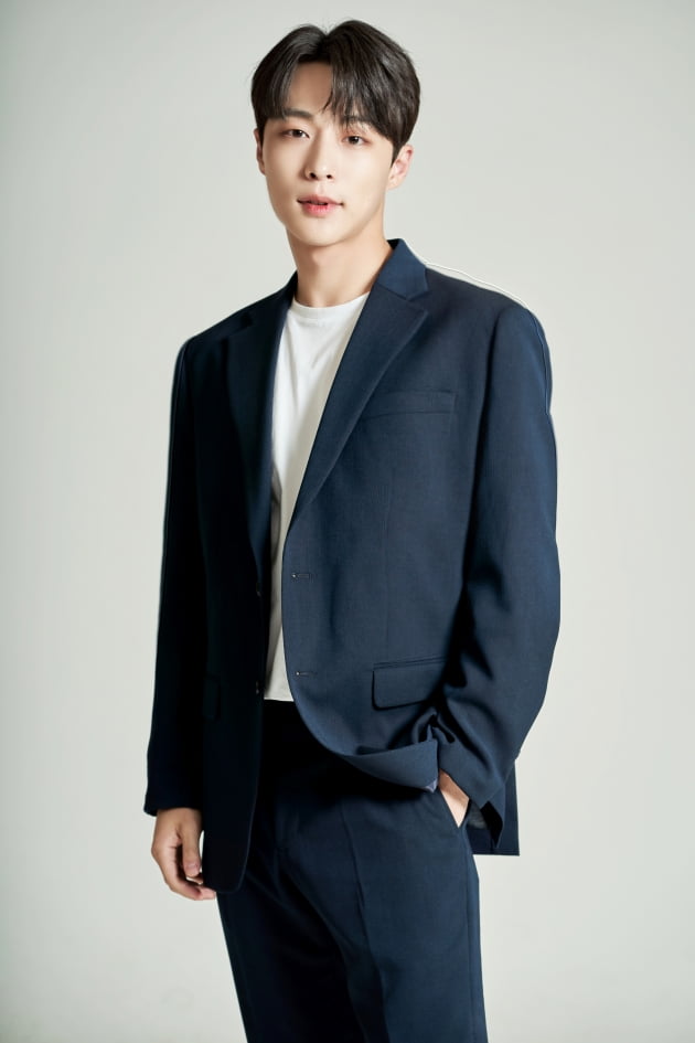 tvN 드라마 '간 떨어지는 동거'에서 이담(이혜리 분)의 철벽 매력에 빠져 개과천선하는 SNS스타 범띠 선배 계선우 역으로 열연한 배우 배인혁. /사진제공=피데스스파티윰