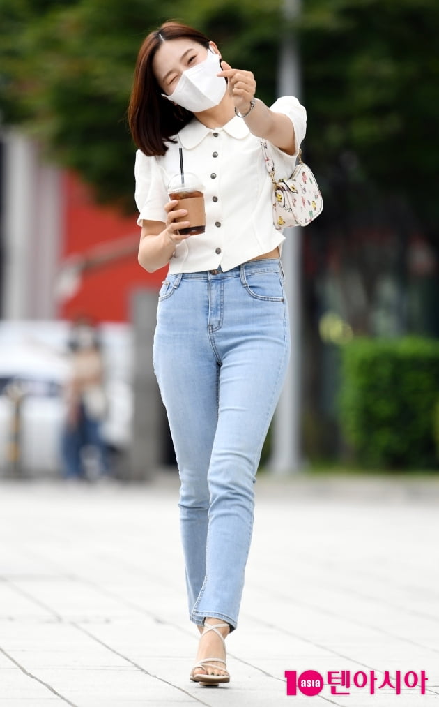 [TEN 포토] 오마이걸 효정 '당길수록 빛이나'