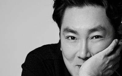 [공식] 조진웅, 감독 데뷔작 '력사: 예고편' 해외 영화제 2곳 초청 '쾌거'