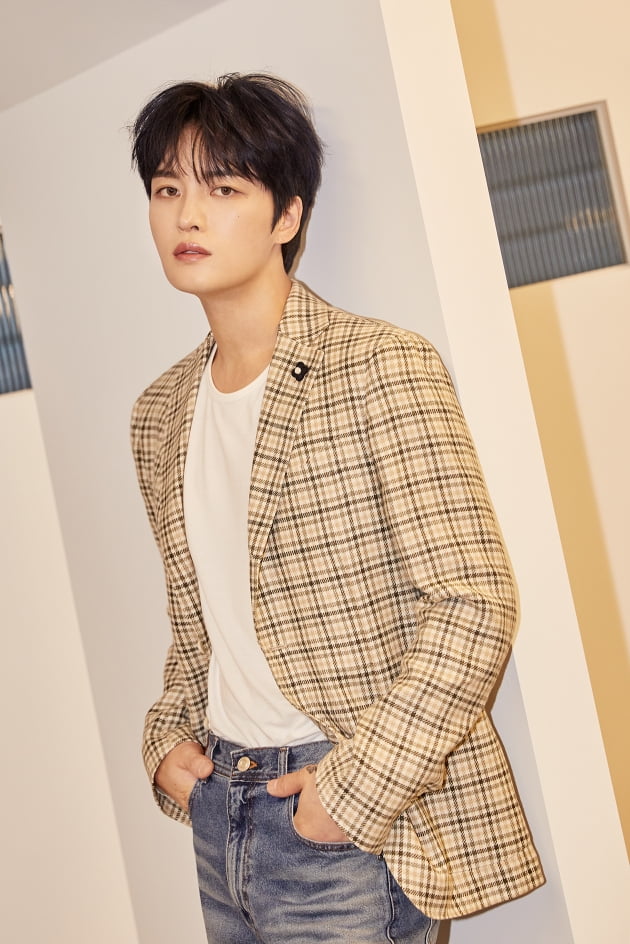 [공식] '데뷔 18년' 김재중, 자전적 이야기 '온 더 로드' 오늘(21일) 개봉…OST 동시 발매