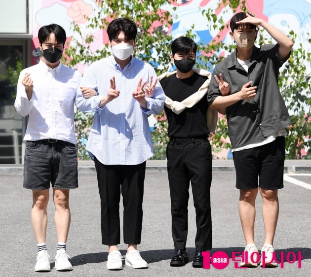 [TEN 포토] 라포엠 '깜찍한 시그니처 포즈'