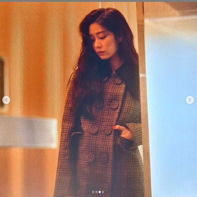 아이즈원 출신 김민주, 가을 햇살처럼...예쁨을 넘은 우아함[TEN★]