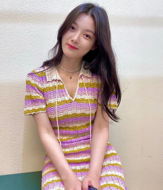 김유정, 통풍 잘 될 빈틈 많은 원피스 "꼬까옷" [TEN★]