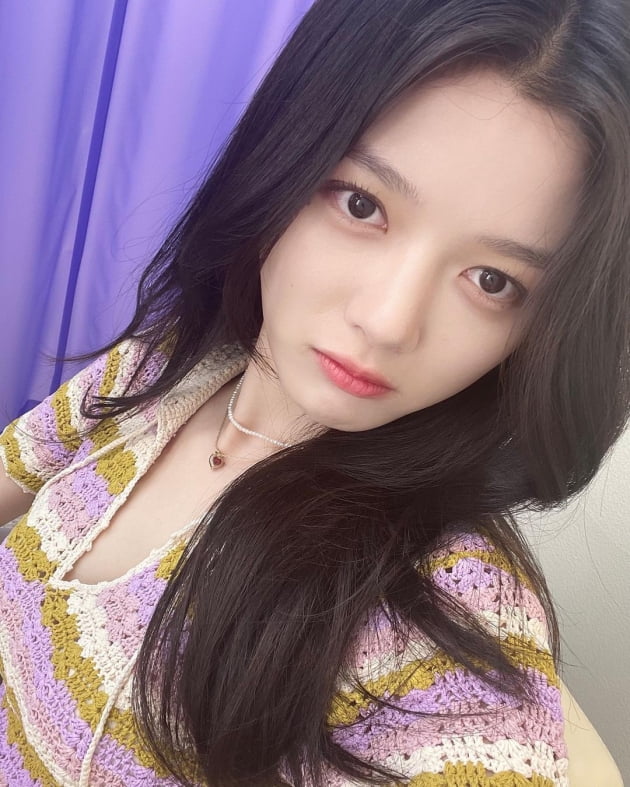김유정, 통풍 잘 될 빈틈 많은 원피스 "꼬까옷" [TEN★]