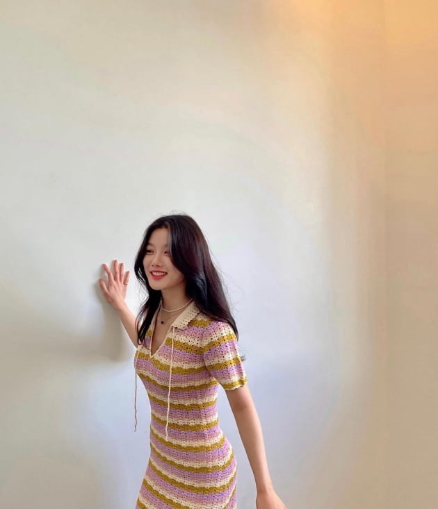 김유정, 통풍 잘 될 빈틈 많은 원피스 "꼬까옷" [TEN★]