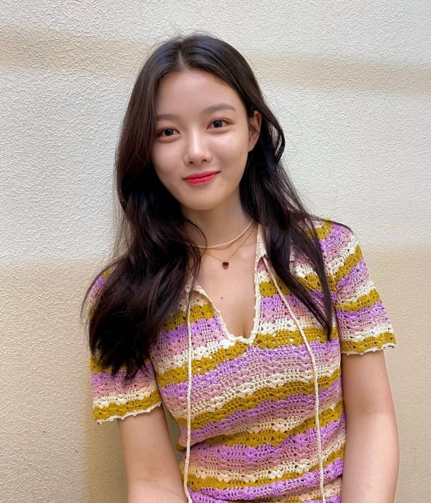 김유정, 통풍 잘 될 빈틈 많은 원피스 "꼬까옷" [TEN★]