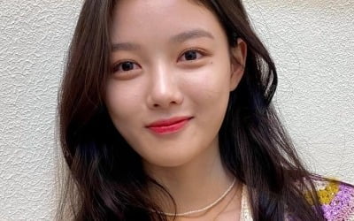 김유정, 통풍 잘 될 빈틈 많은 원피스 "꼬까옷" [TEN★]