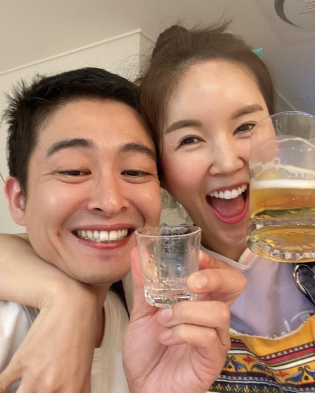 '5kg 감량' 장영란은 맥주, ♥한의사 남편은 소주…환상 궁합 '소맥 부부' [TEN★]
